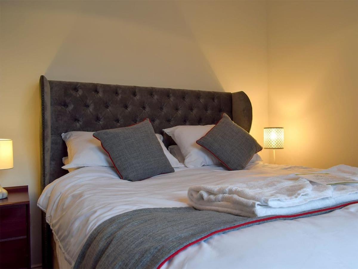 Courtyard Holiday Apartments Inverkeithing Esterno foto